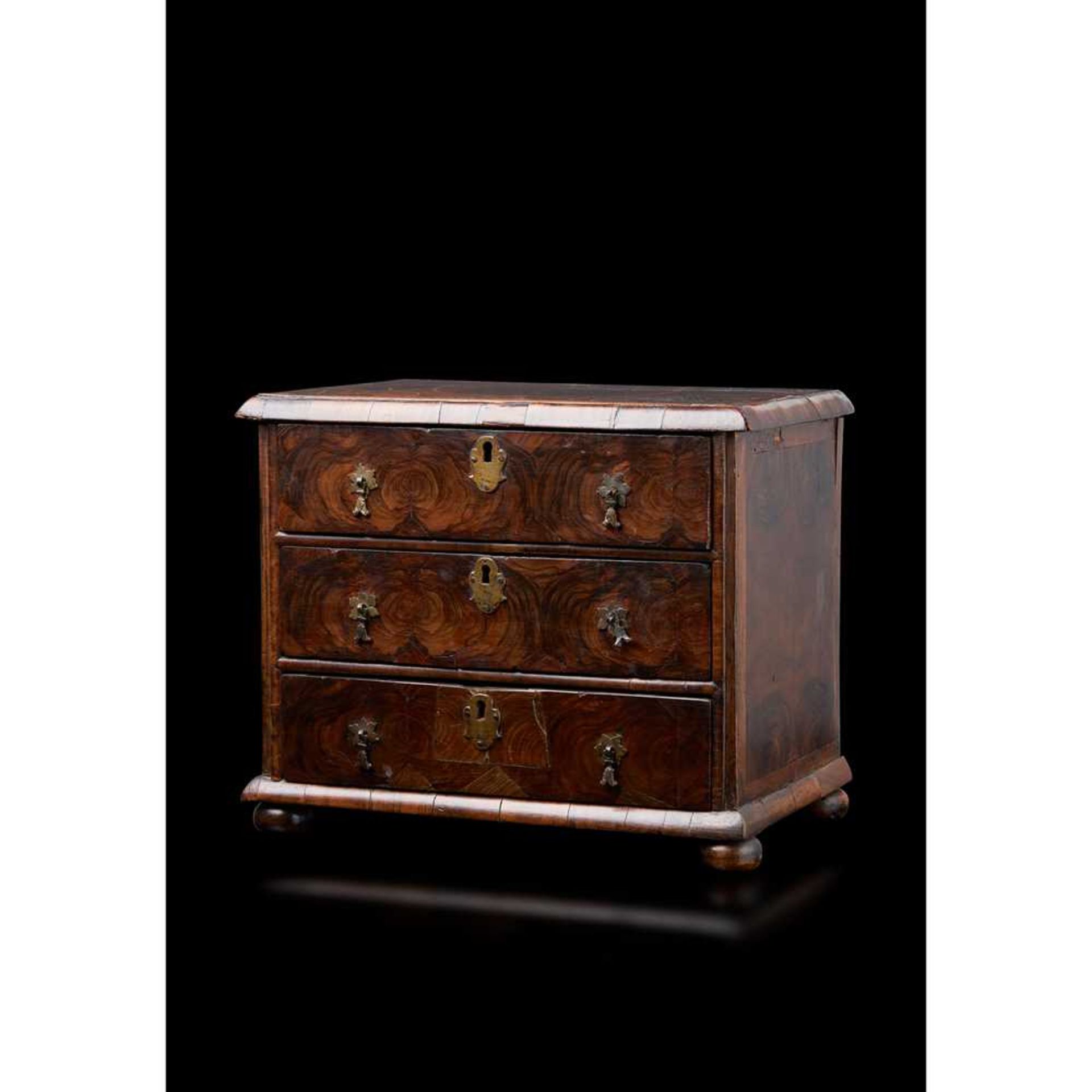 WILLIAM AND MARY OYSTER VENEERED MINIATURE CHEST OF DRAWERS LATE 17TH CENTURY - Image 4 of 5