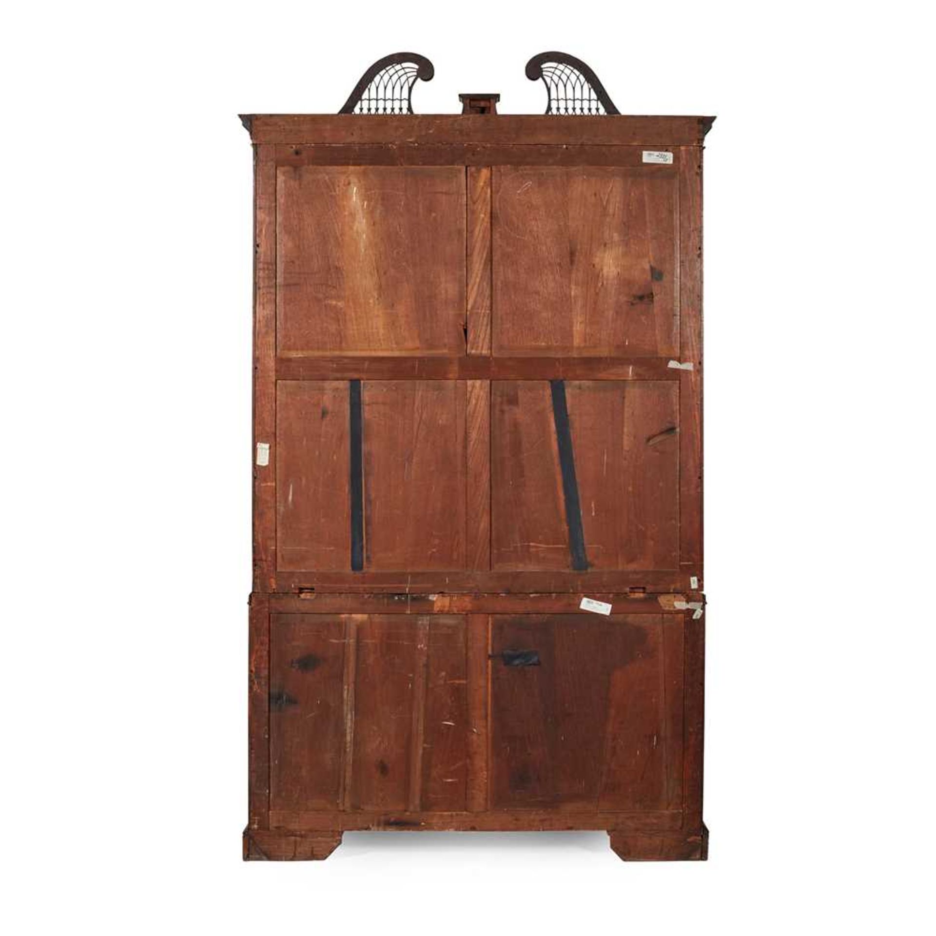 SCOTTISH GEORGE III MAHOGANY BOOKCASE CABINET, ATTRIBUTED TO THE WORKSHOP OF FRANCIS AND WILLIAM BRO - Image 2 of 2