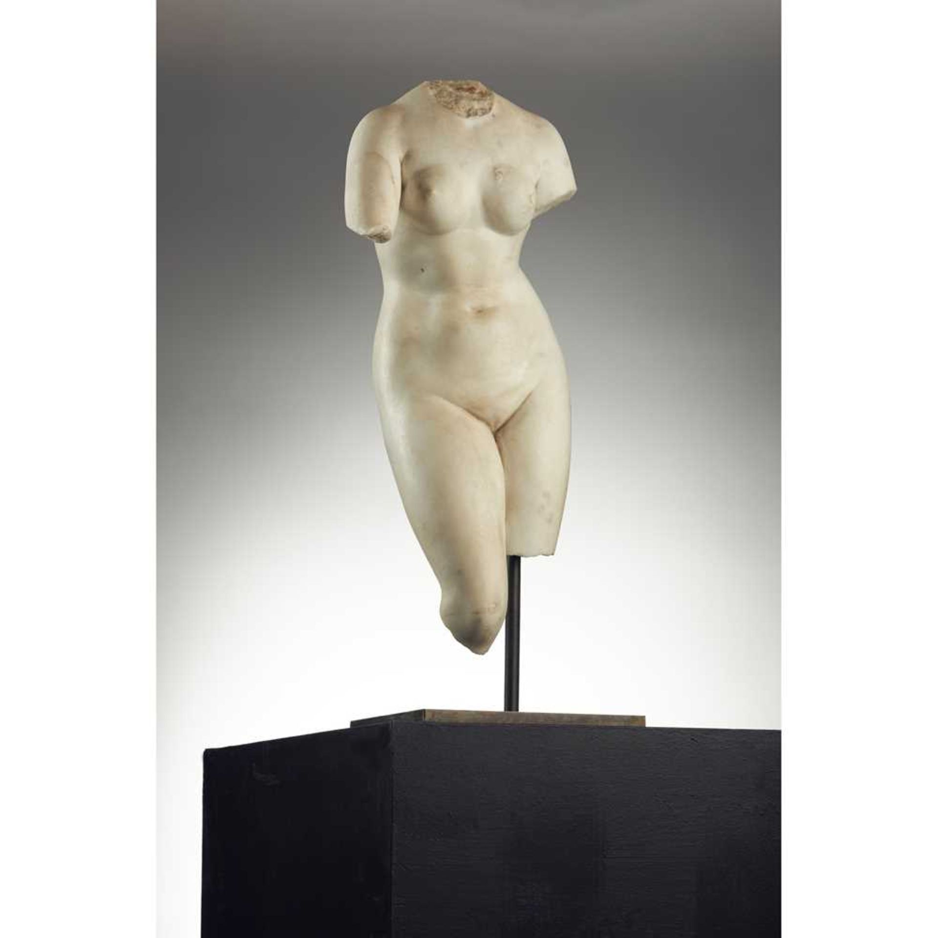 ROMAN TORSO OF VENUS EUROPE, 1ST - 2ND CENTURY A.D. - Image 2 of 9