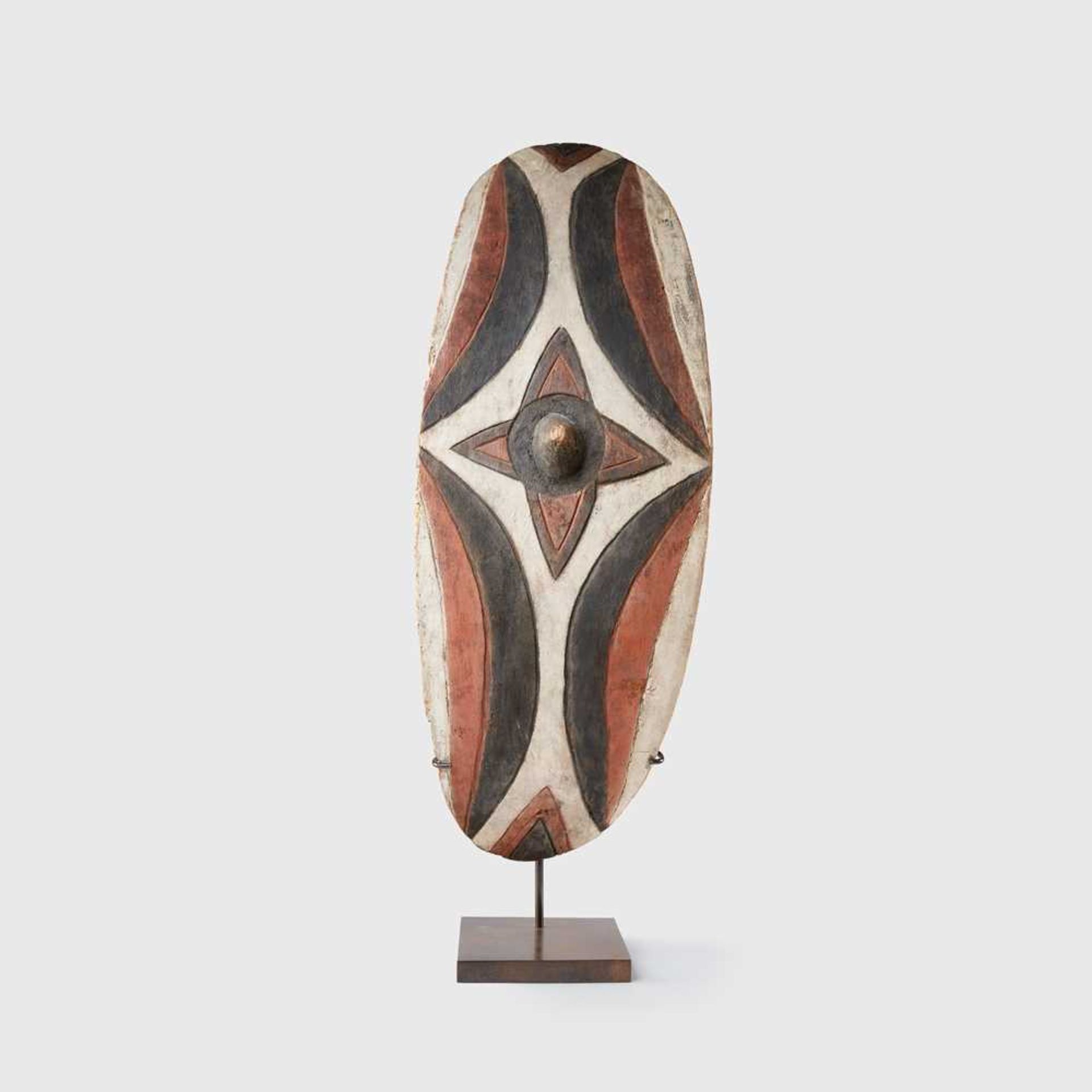 LARGE TUTSI CEREMONIAL SHIELD RWANDA - Image 2 of 3