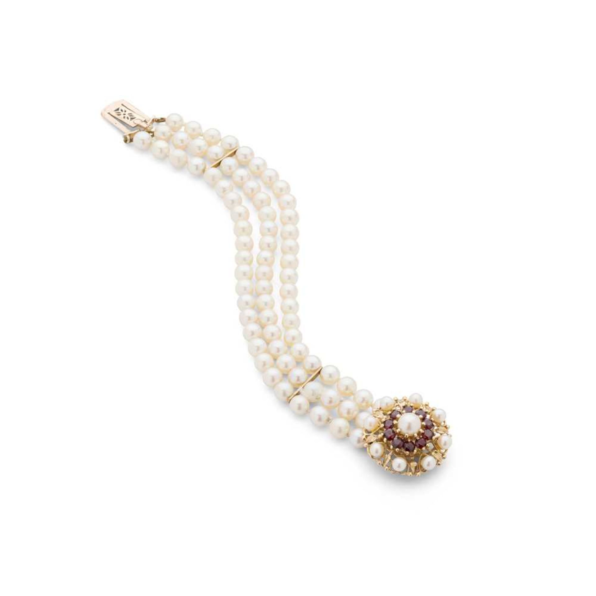 A cultured pearl and garnet bracelet