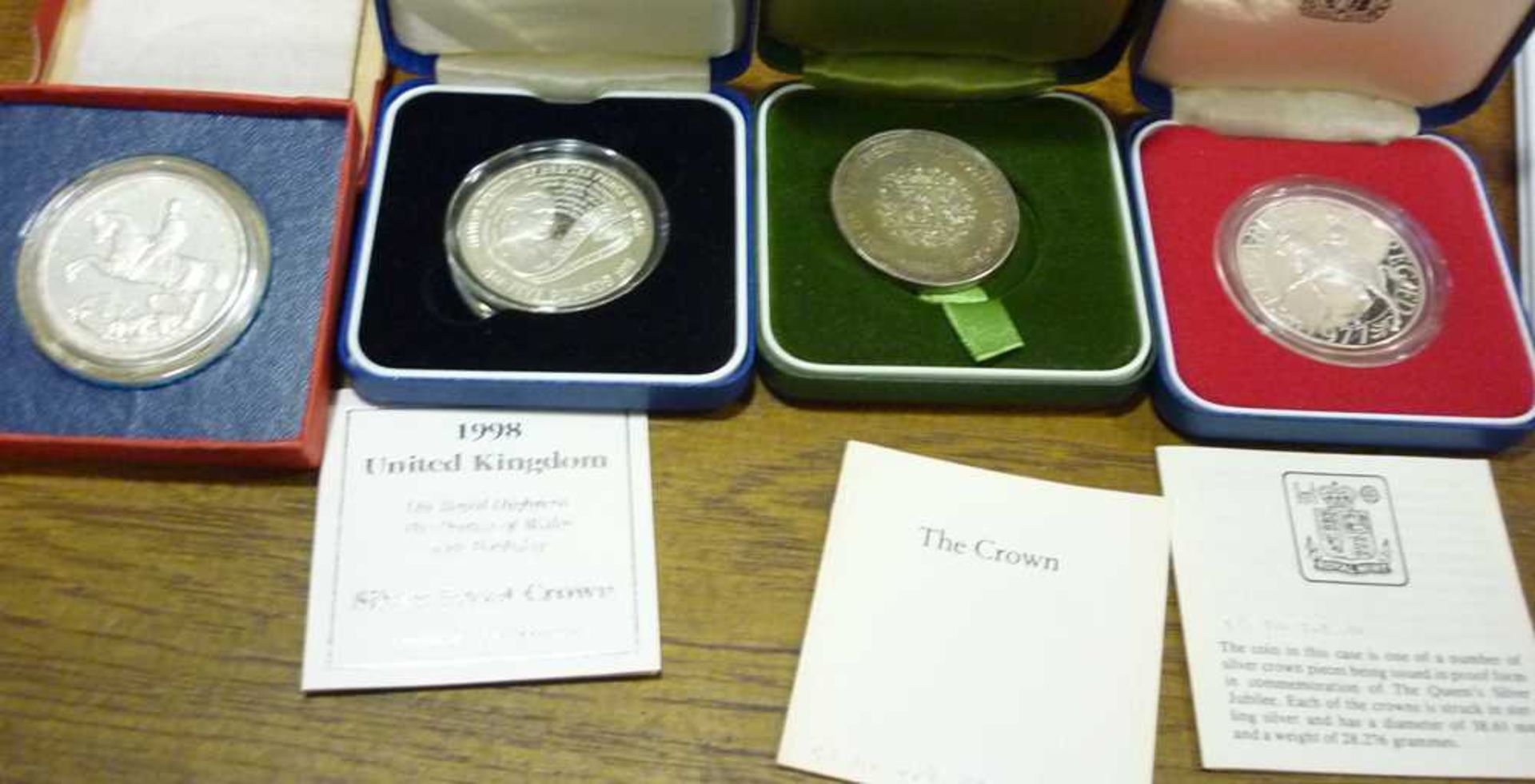 A collection of silver proof coin - Image 5 of 6