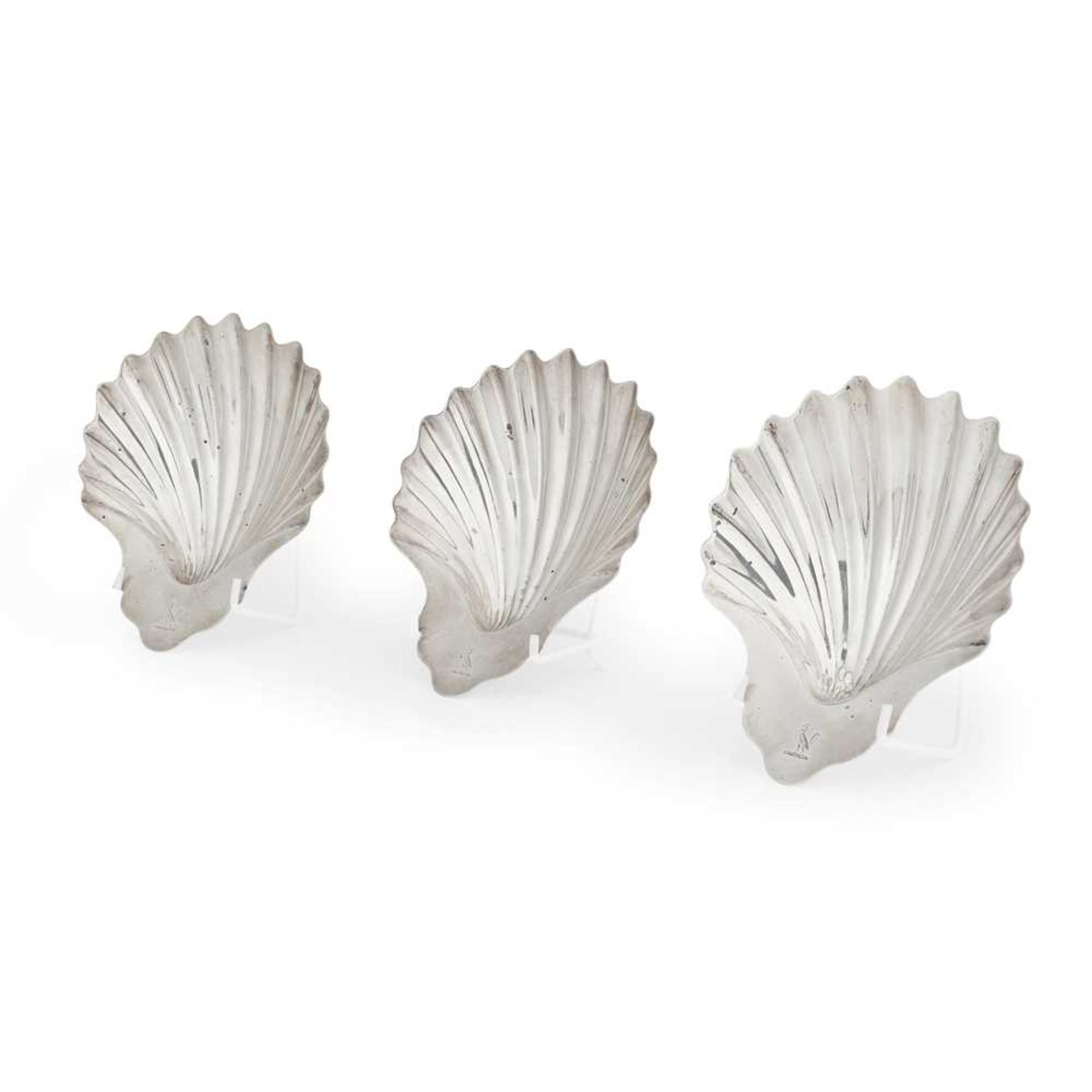 A set of three George III scallop butter dishes - Image 2 of 3