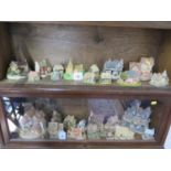 A collection of Lilliput Lane cottages, and some other plaster cottages, all unboxed (28)