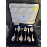 A set of six silver tea spoons, London 1919, in an associated case