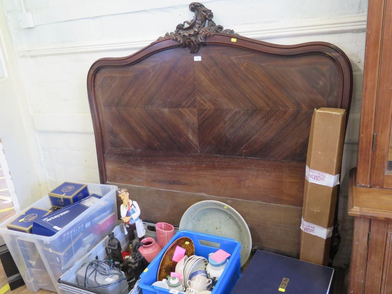 Antique & Collectables - Please note there are no lots between 154-207