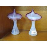 A pair of vaseline glass jack in pulpit vases with purple band to the rims, 17 cm high (2)