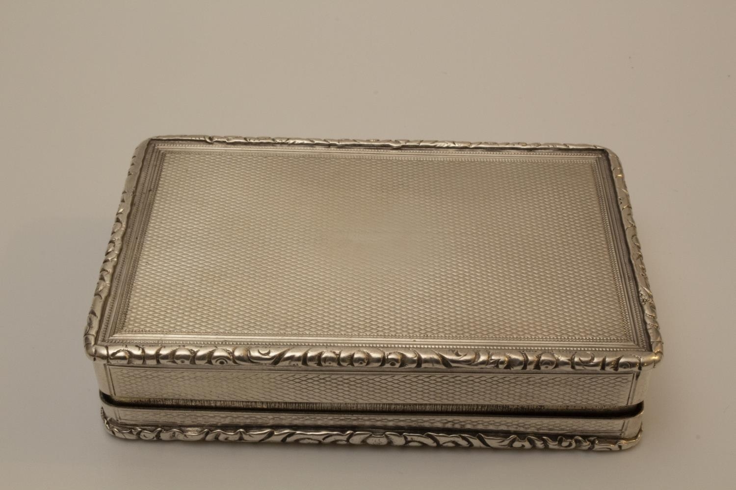 A Victorian Sterling Silver Table Snuff Box. Edward Edwards II. London 1846. With cast foliate - Image 2 of 5