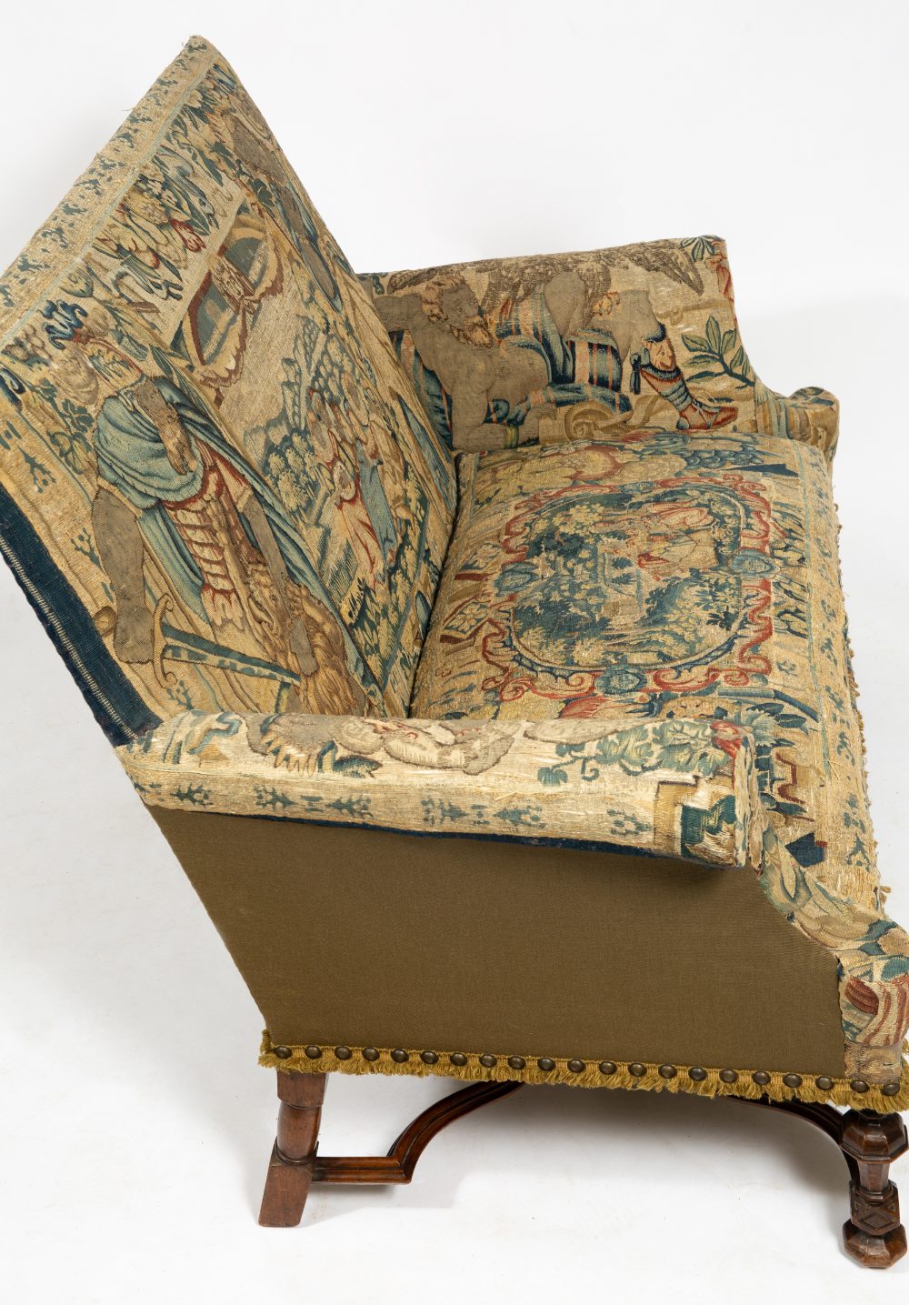 A 19TH CENTURY WILLIAM AND MARY STYLE WALNUT FRAMED SETTEE upholstered in antique Flemish - Image 7 of 8