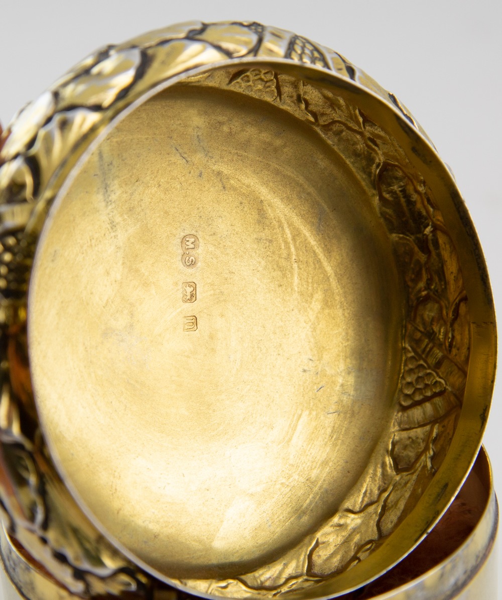 A GEORGE V SILVER GILT DRESSING TABLE BOX by the Duchess of Sutherland's Cripples Guild, the lid - Image 3 of 4