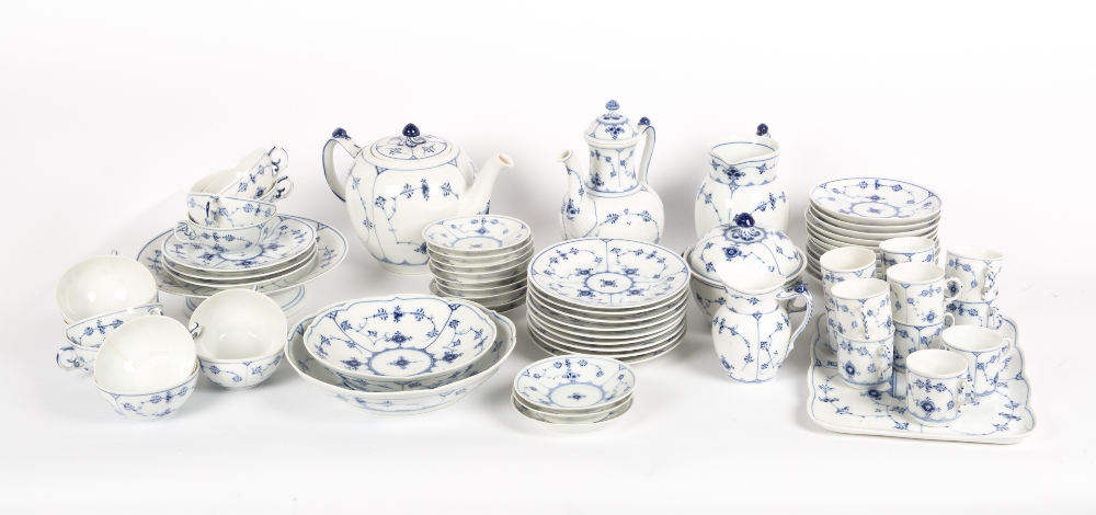 A ROYAL COPENHAGEN BLUE AND WHITE PORCELAIN TEA AND COFFEE SERVICE At present, there is no condition