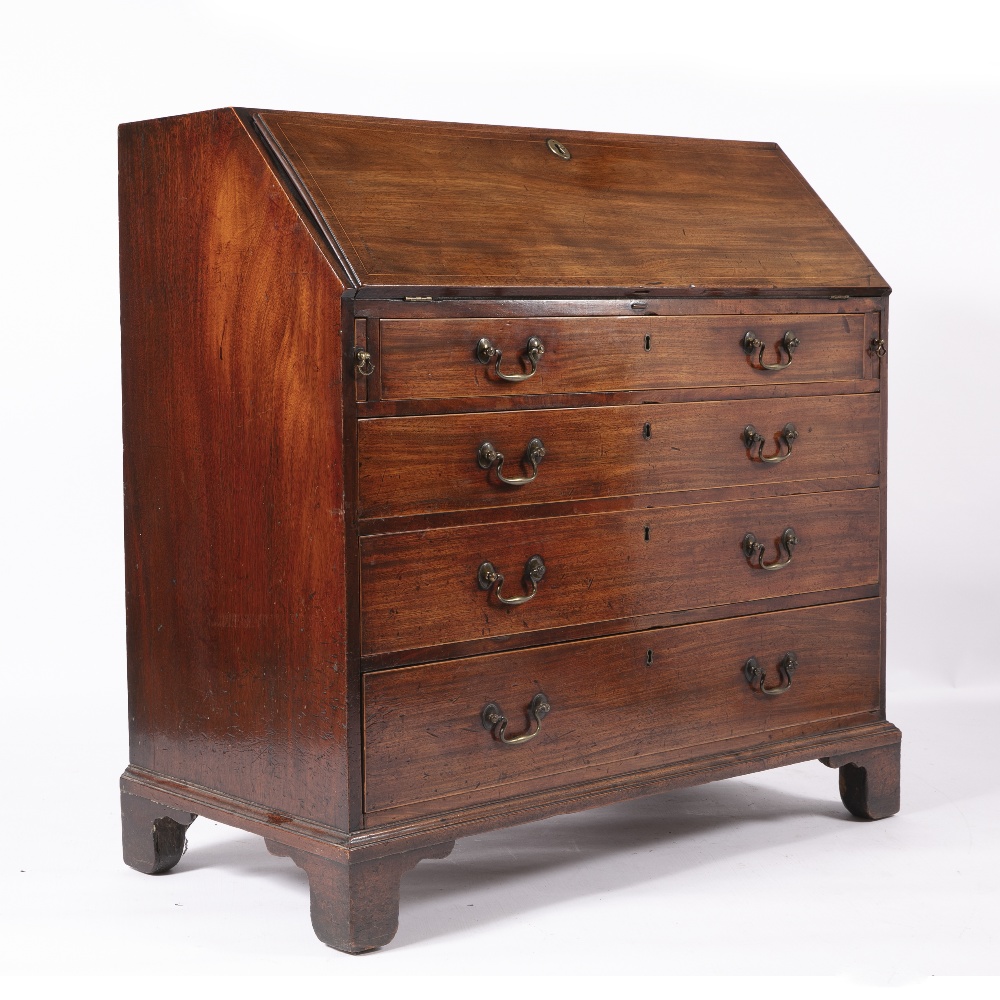 Mahogany bureau George III with fall front, fitted interior and fitted graduated drawers with - Image 4 of 5
