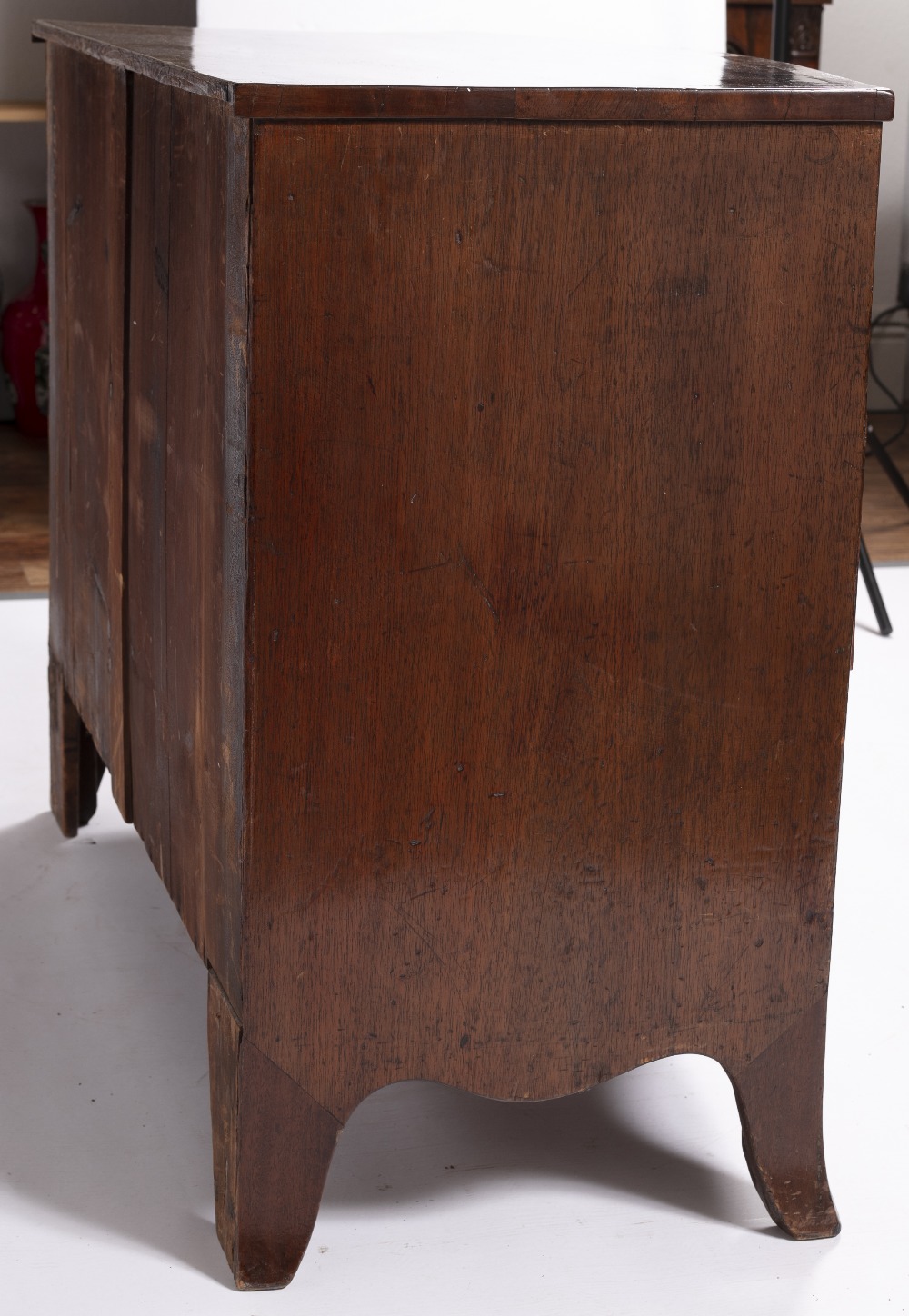 Mahogany bow front chest of drawers 19th Century, with glass loose top, 105cm across x 52cm deep x - Image 3 of 5