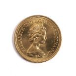Queen Elizabeth II sovereign dated 1980, 8g approx overall