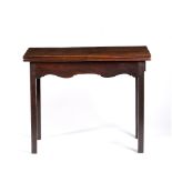 Mahogany tea table George III, with shaped frieze, 91cm across, 44.5cm, 75cm high