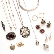 Collection of gold and costume jewellery to include: 9ct gold floral necklace chain, 9ct gold