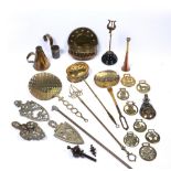 Collection of brassware to include: chestnut roaster, music stand on turned base, horse brasses,