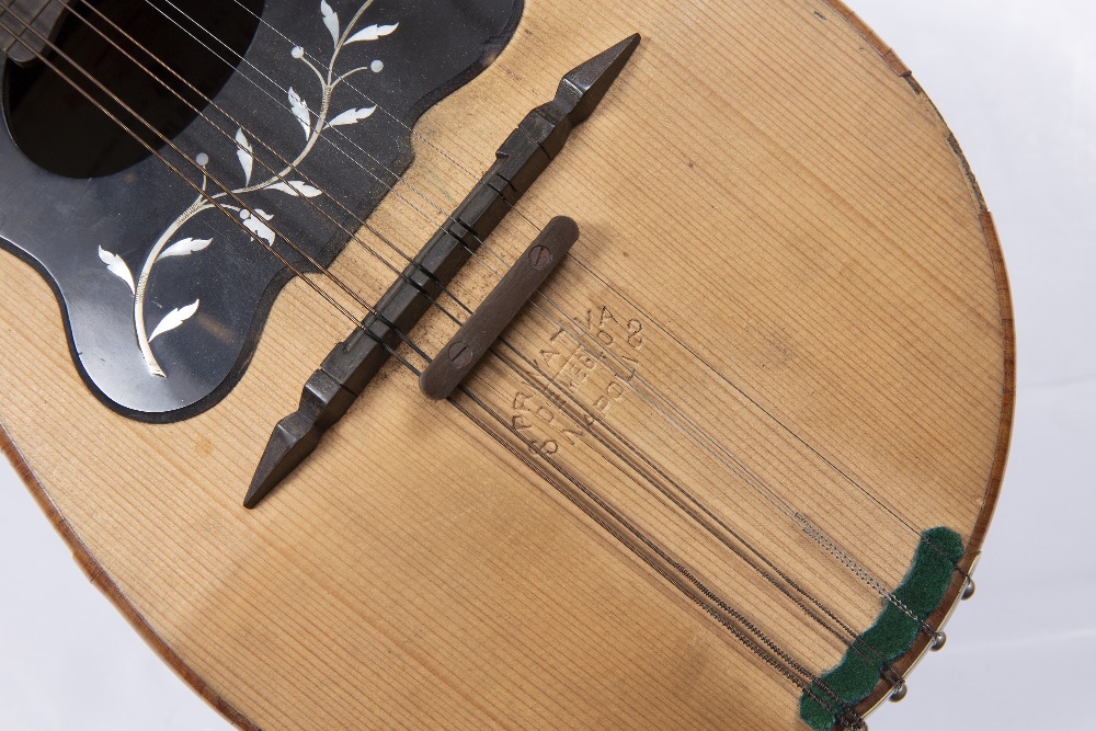 AN EARLY 20TH CENTURY ITALIAN MANDOLIN labelled 'Cav. Giovanni de Meglio E. Figlio', with leather - Image 2 of 3