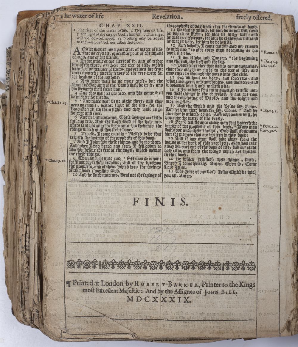 A 17TH CENTURY BIBLE printed by Robert Barker, London 1630. Disbound and for restoration. Sold as - Image 3 of 4