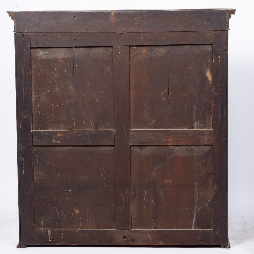 A GEORGE III MAHOGANY BOOKCASE, the top with moulded cornice above two lancet astragal glazed - Image 3 of 5