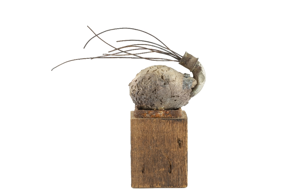 Manner of Gillian Lowndes (1936-2010) Shell form sculpture mixed media with wire 22cm high. - Image 3 of 3