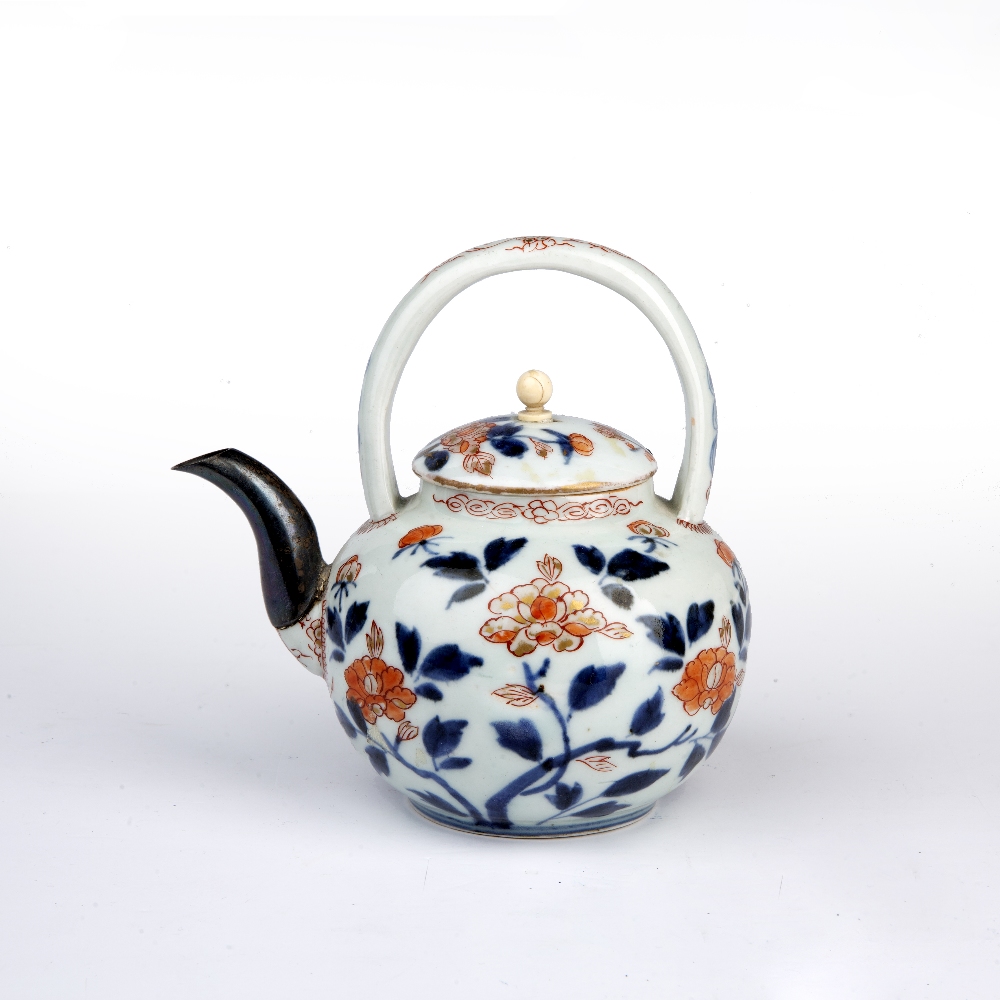 Ko-imari teapot Japanese, 18th Century with a lid and looped basket handle, decorated with