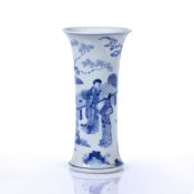 Blue and white beaker vase Chinese, Kangxi period (1662-1722) the body painted with 'Long Elizas'