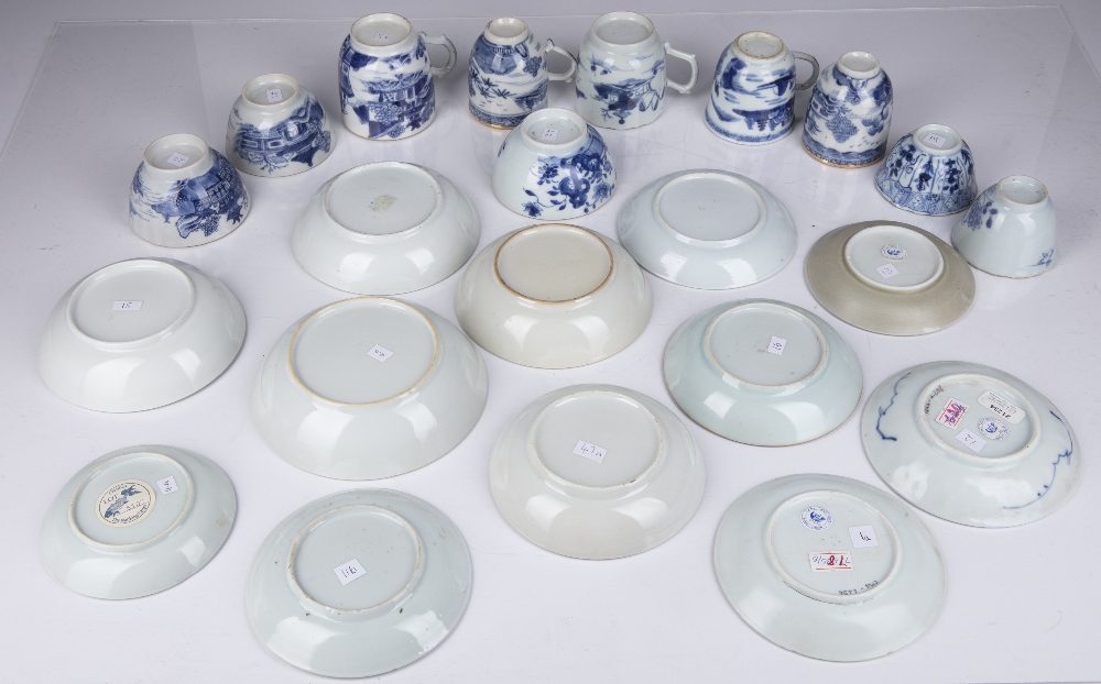 Collection of teabowls, cups and saucers Chinese, 17th Century and later comprising of twelve - Image 2 of 2