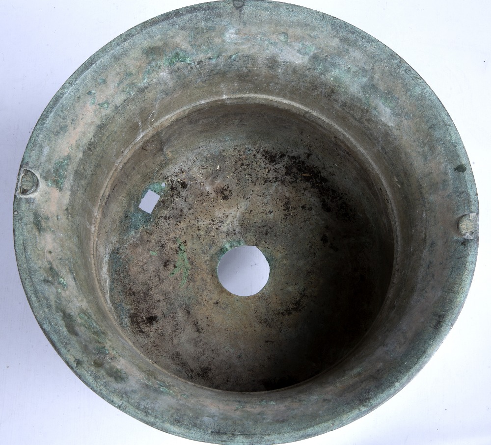 Large archaic bronze vessel, Jia Chinese, 18th/19th Century raised on three tapering blade supports, - Image 3 of 3