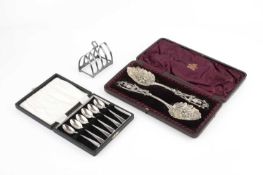 A small collection of silver, comprising a five bar toast rack, by Viner's, Sheffield 1964, a