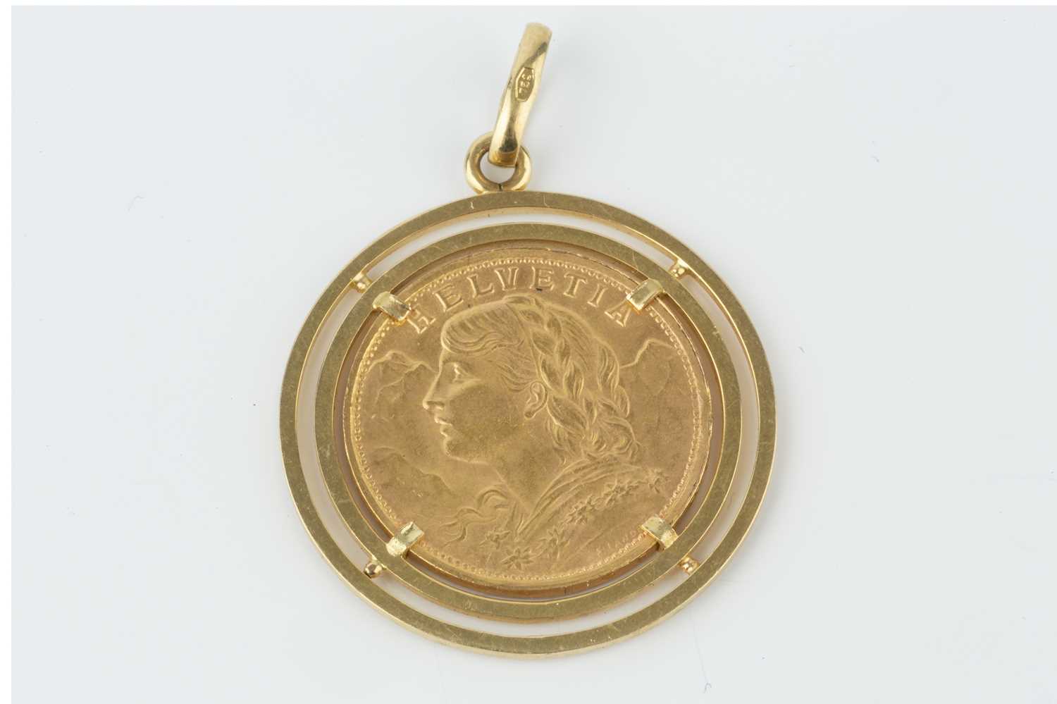 A Swiss 20 Francs, dated 1947, in reeded pendant mount stamped '750', length 3.8cmCondition - Image 2 of 2