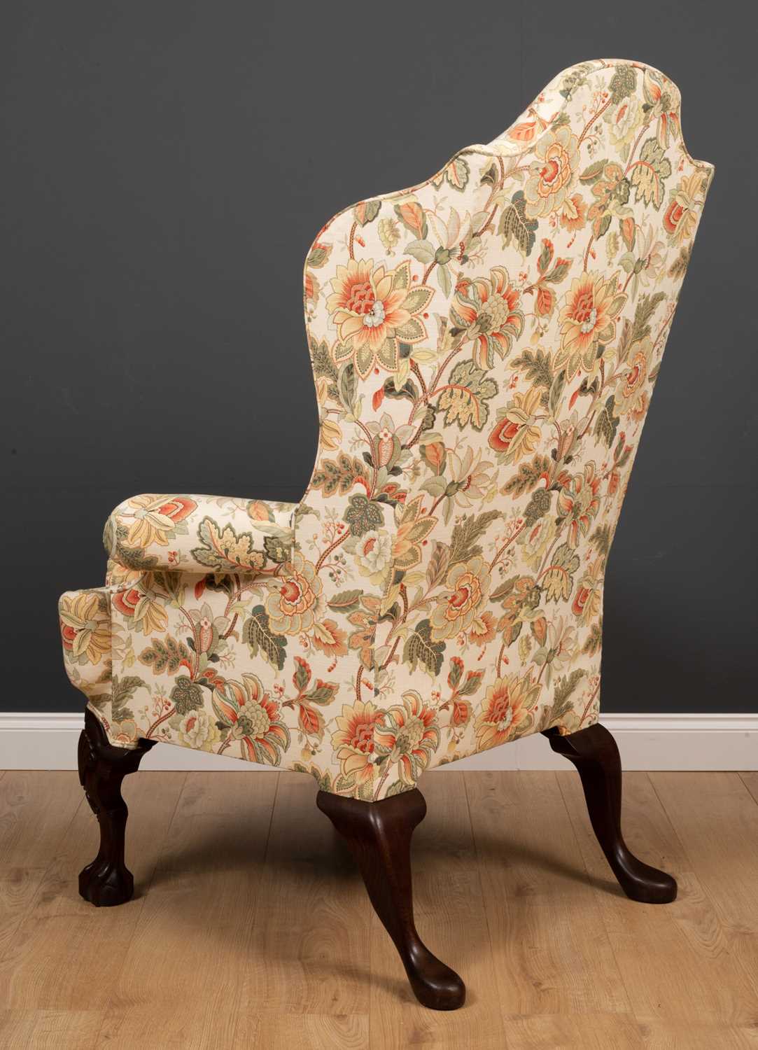 A George II style wingback armchair with floral upholstery and label for 'The Odd Chair Company' - Image 4 of 7