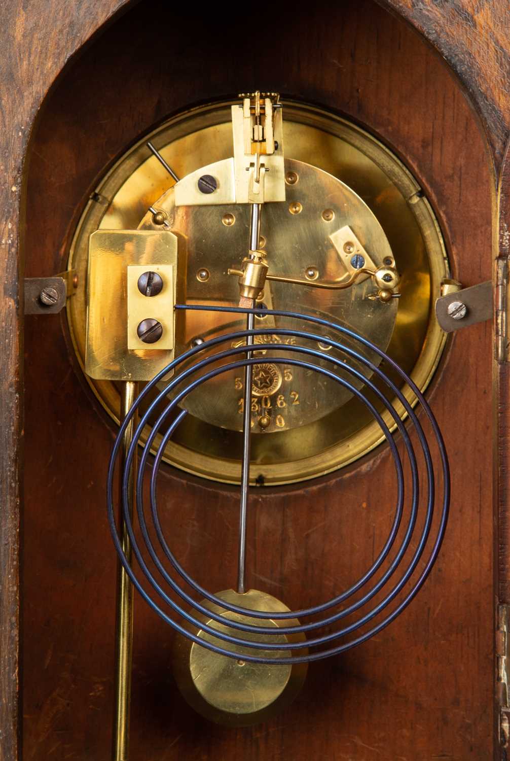 An antique French rosewood cased mantle clock the shaped case with decorative inlay, carrying - Image 6 of 6