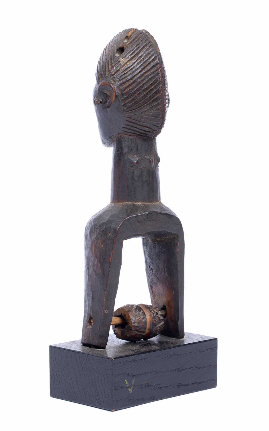 A West African head pulley with stand, carved wood figure torso with crescent coiffure, 21.5cm - Image 4 of 4