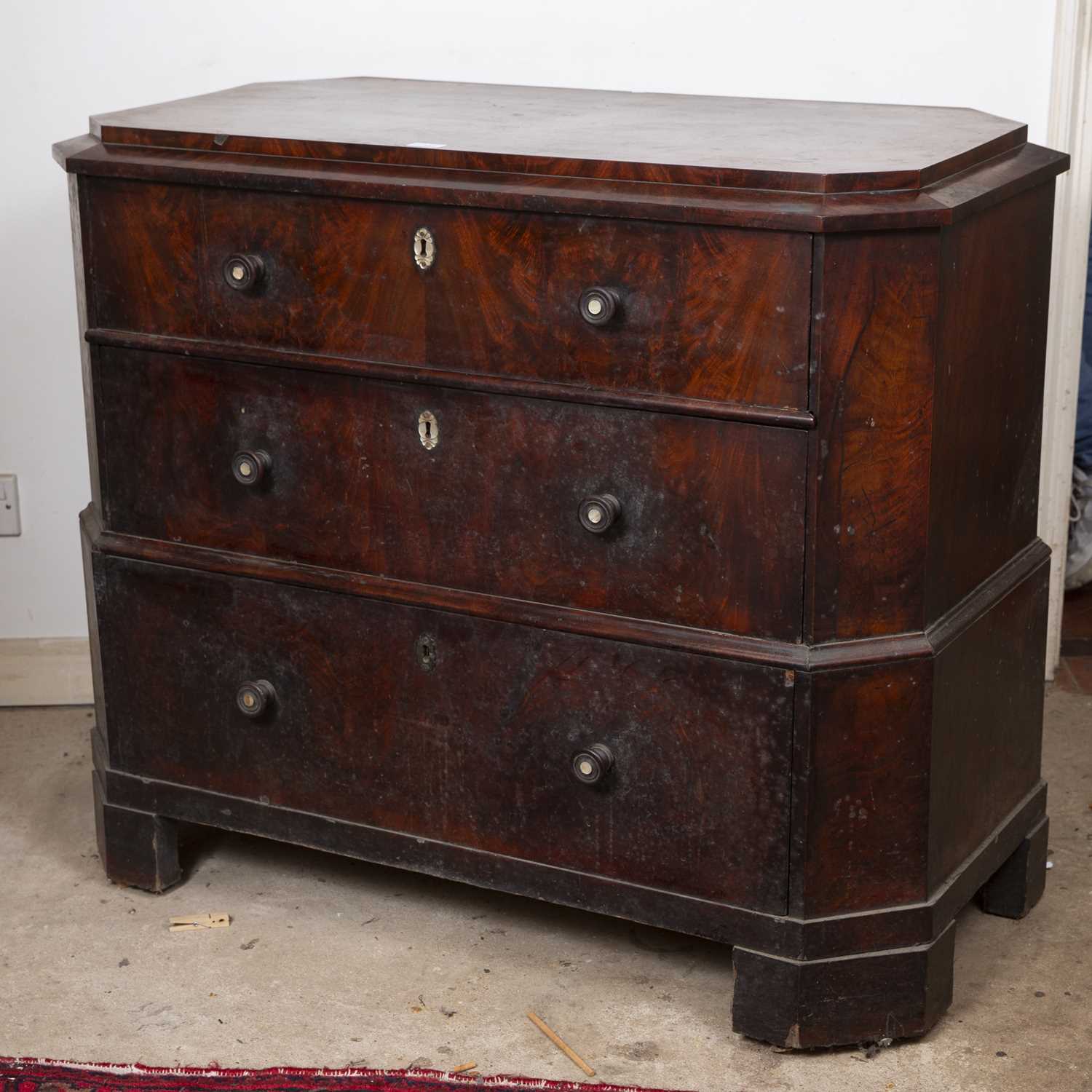 An early 19th century French mahogany chest of three long drawers, of canted rectangular outline, - Image 5 of 5