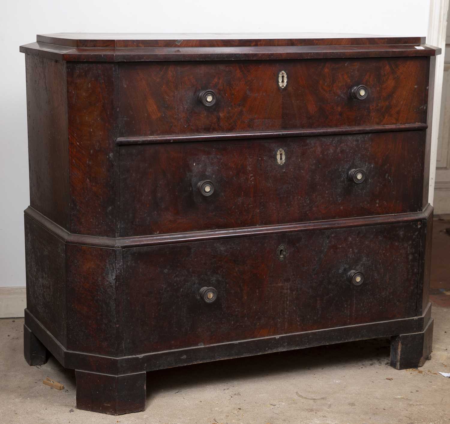 An early 19th century French mahogany chest of three long drawers, of canted rectangular outline, - Image 4 of 5