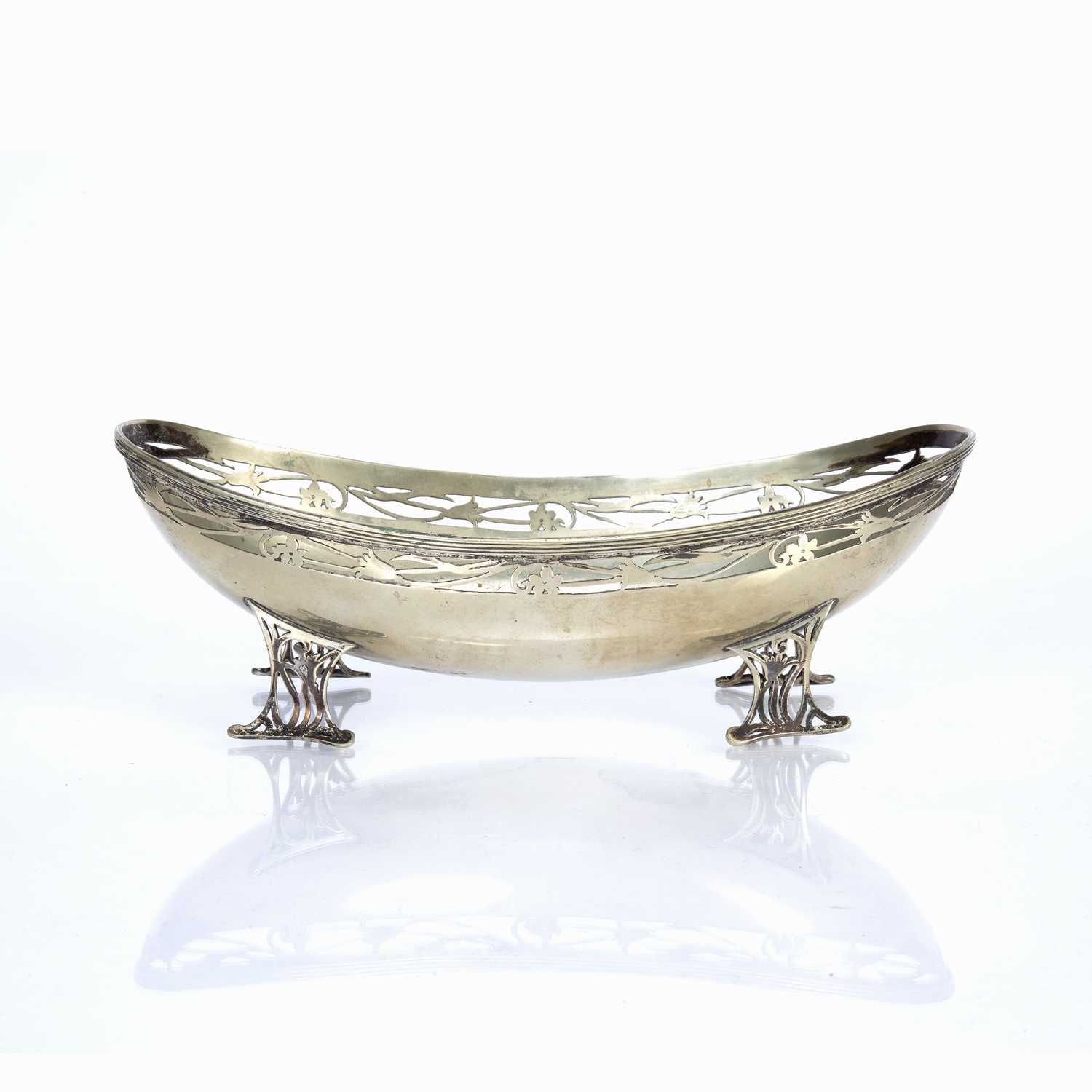 Secessionist style silver plated basket or bowl with filigree rim, indistinctly stamped to the base,