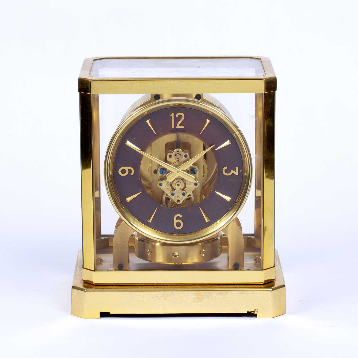 A Jaeger-LeCoultre Atmos clock, the dial with brown chapter ring, movement numbered 37839, in glazed