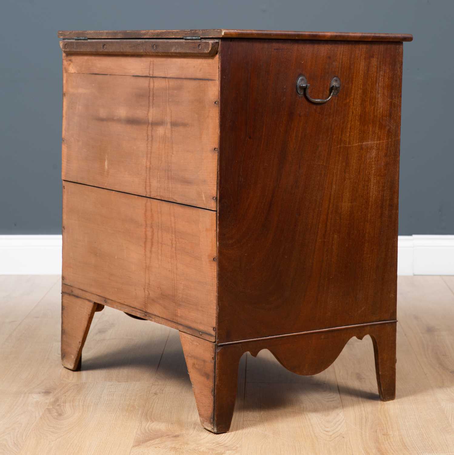 A George III mahogany commode cabinet or chest with lifting hinge lid and turned cover to the seat - Image 4 of 5
