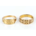 A late Victorian 18ct gold dress ring, with lattice and ivy leaf decoration, the shoulders