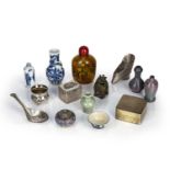 Group of objects Chinese to include an inside painted snuff bottle, 10cm high, a double gourd purple