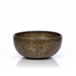 High wall type Himalayan singing bowl Tibetan, 17th/18th Century sound characteristics fundamental