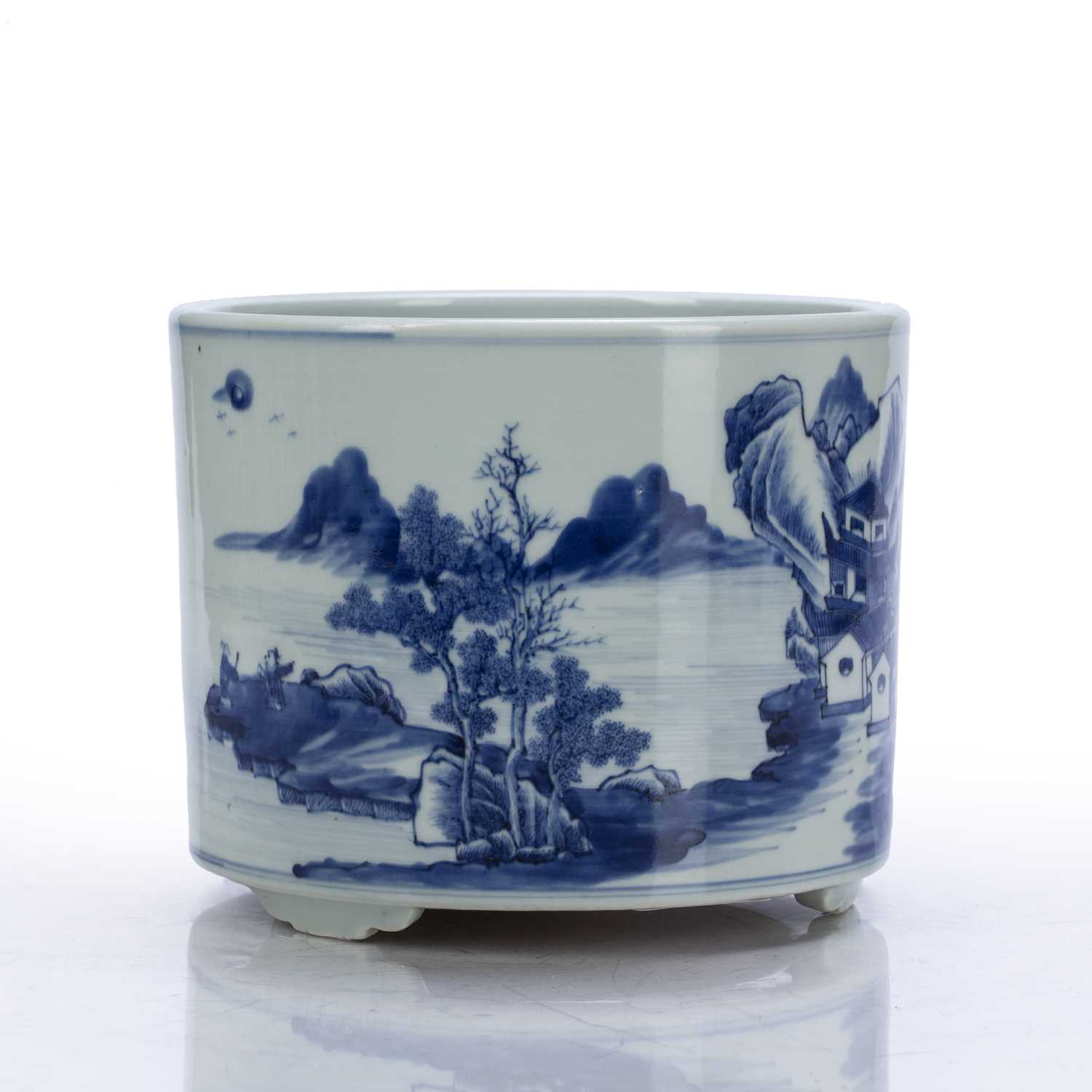 Large blue and white censer Chinese, 18th Century decorated to the exterior with a mountainous - Image 3 of 5