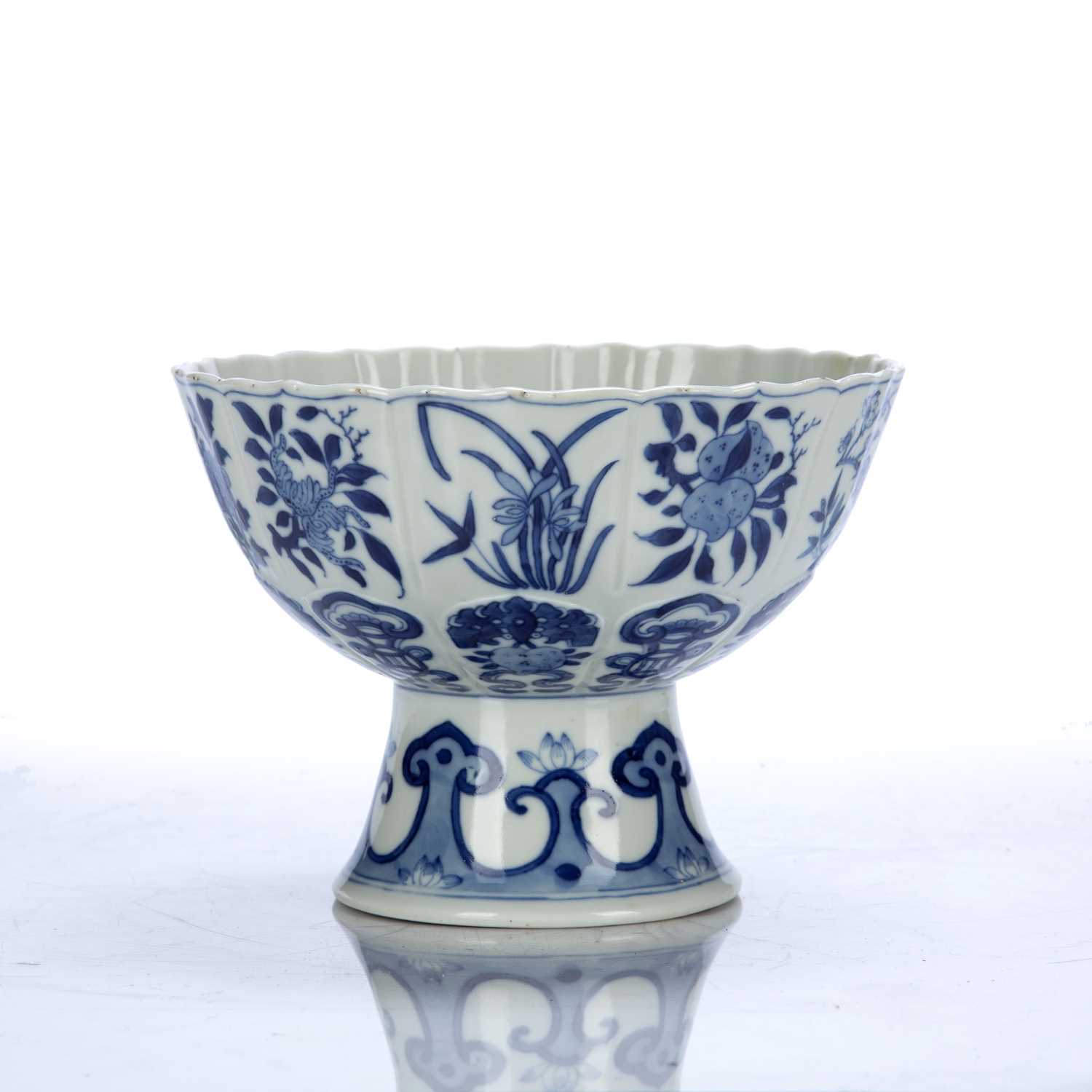 Blue and white stem bowl Chinese, 20th Century painted with sprigs of flowers, pomegranates, - Image 3 of 6