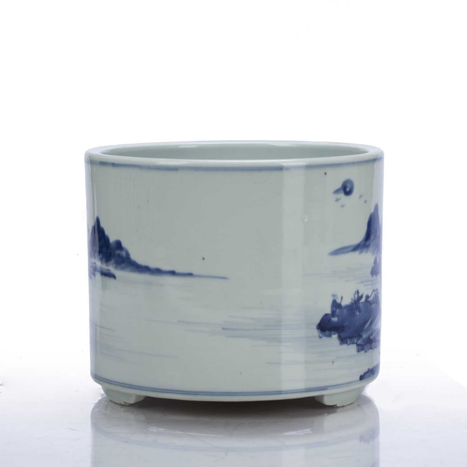 Large blue and white censer Chinese, 18th Century decorated to the exterior with a mountainous - Image 2 of 5