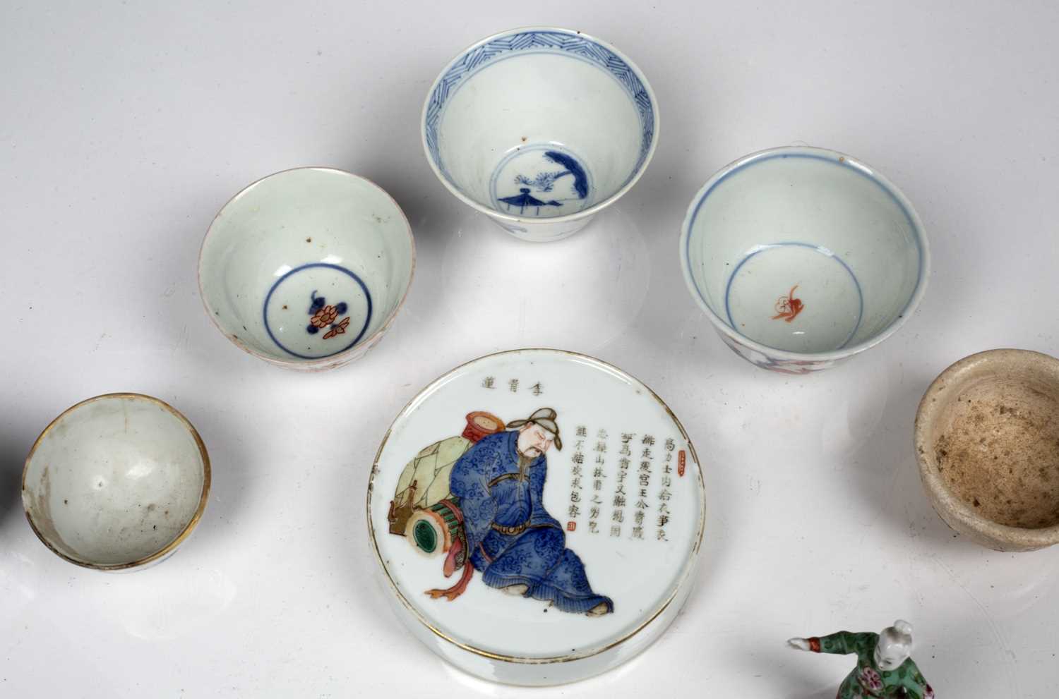 Small group of ceramics Chinese, 18th Century and later to include a blue and white tea bowl - Image 2 of 3