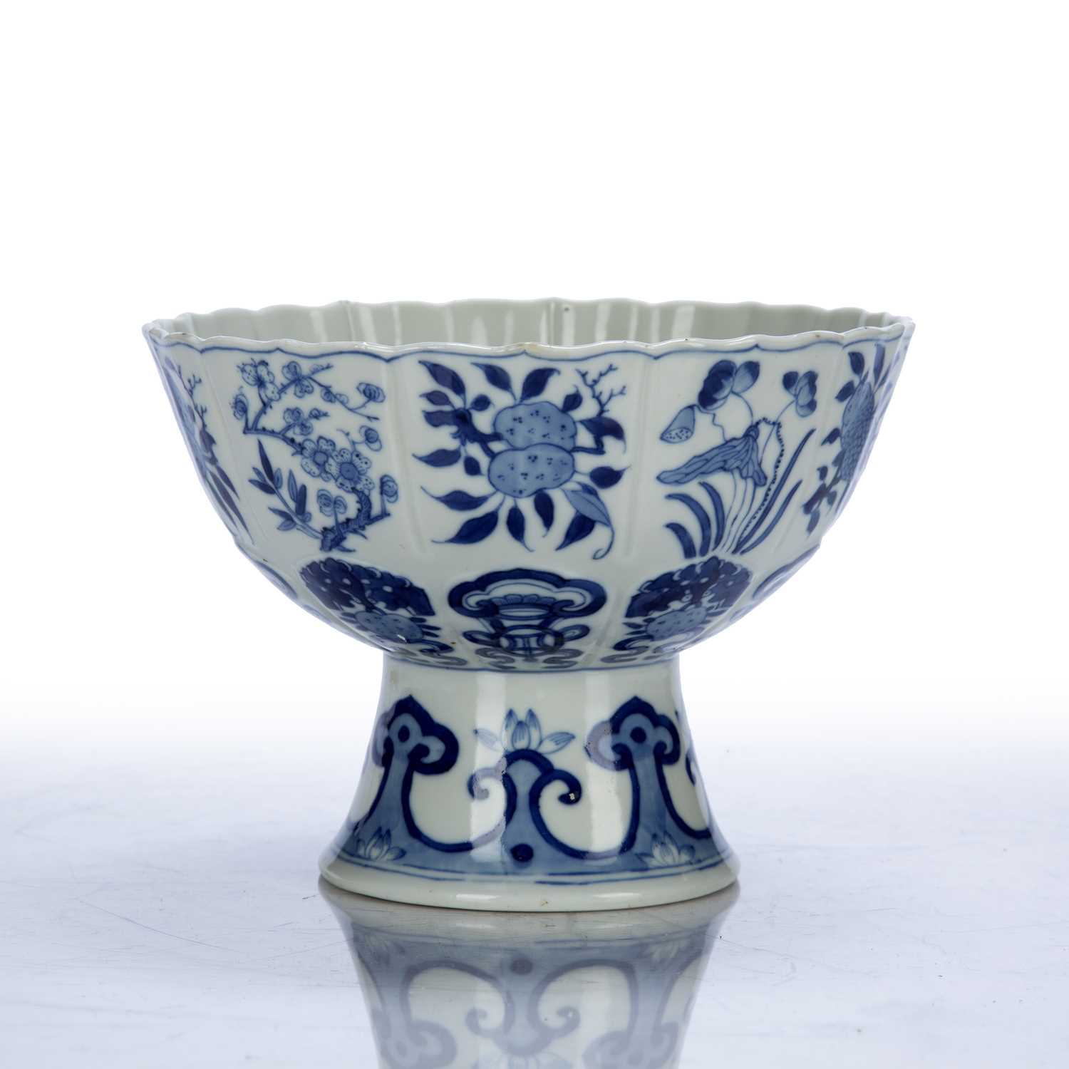 Blue and white stem bowl Chinese, 20th Century painted with sprigs of flowers, pomegranates, - Image 4 of 6