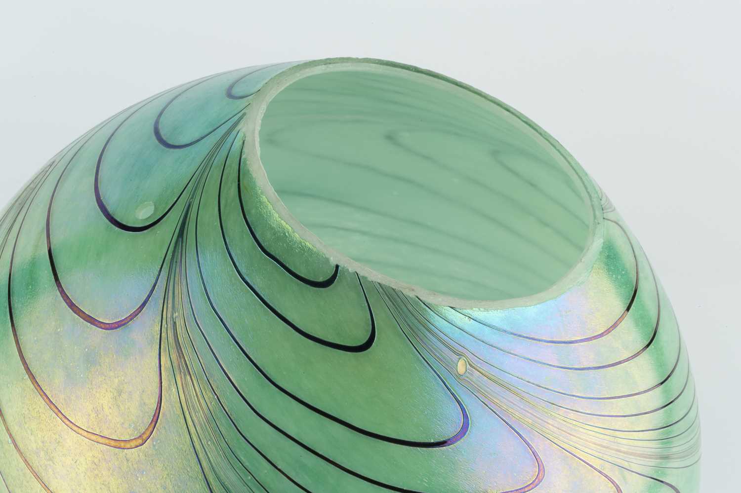 Lino Tagliapietra (b.1934) Art glass table lamp swirled green and white glass with black lines - Image 3 of 3