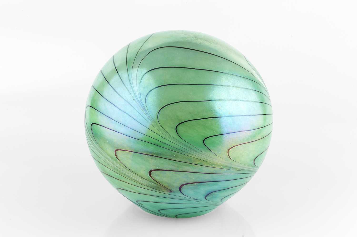 Lino Tagliapietra (b.1934) Art glass table lamp swirled green and white glass with black lines