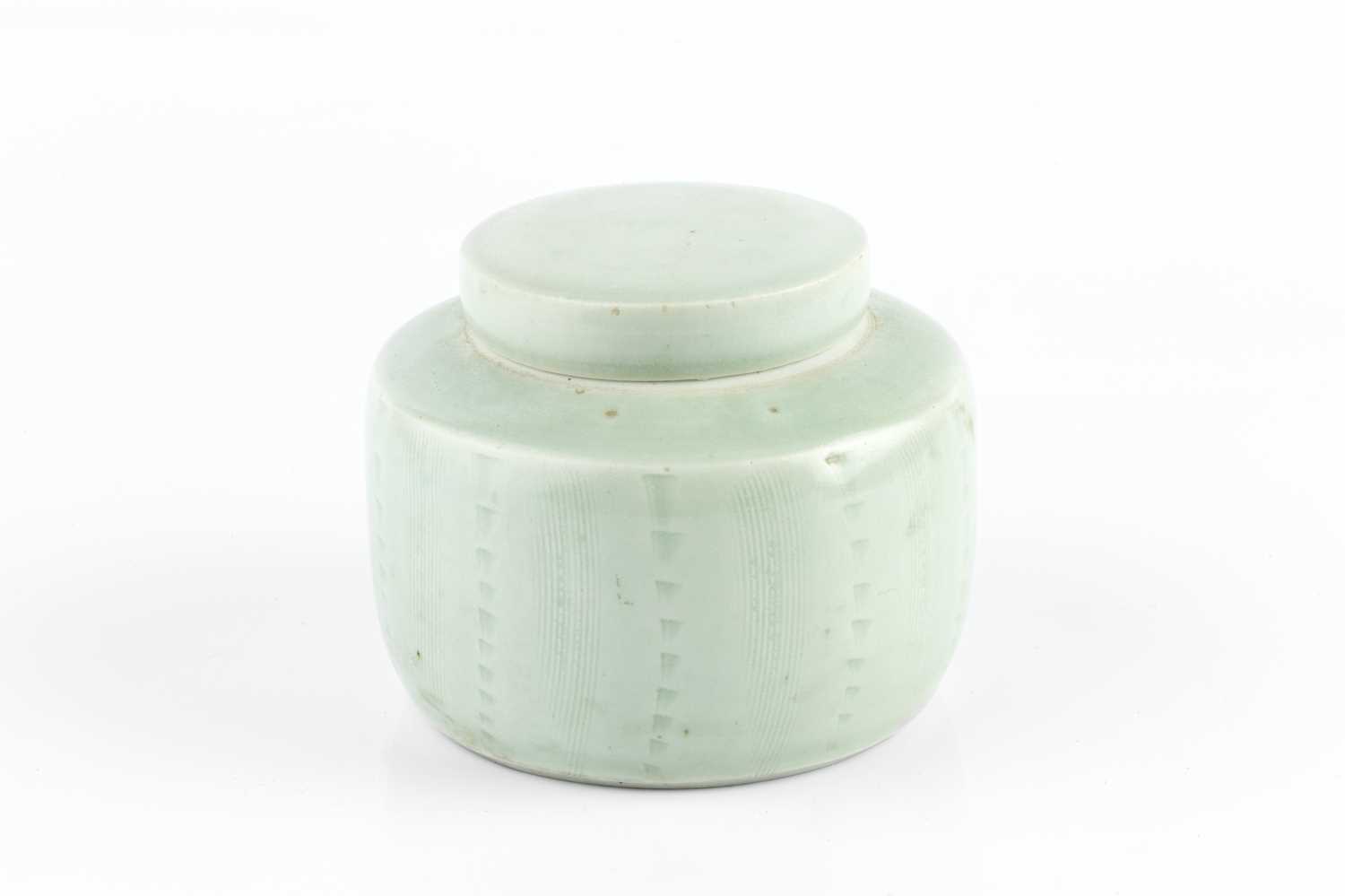 David Leach (1911-2005) at Lowerdown Pottery Pot and cover celadon glaze with vertical combed line